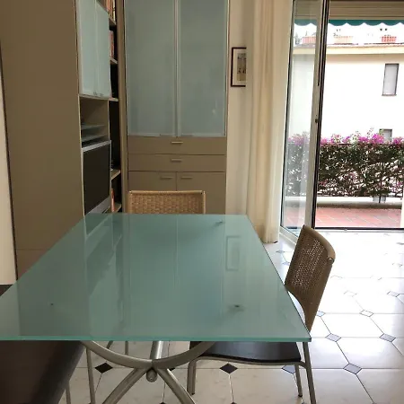 Apartmán Splendido Con Terrazza E Vista Mare *